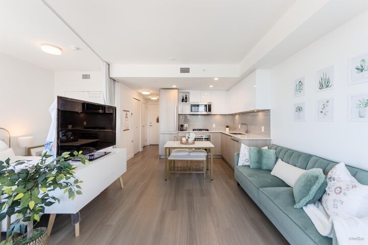 Property Photo:  618 Carnarvon Street 807  BC V3M 0N9 