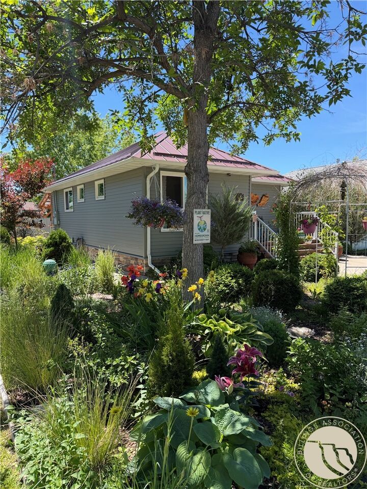 Property Photo: 2116 8th Avenue N MT 59401