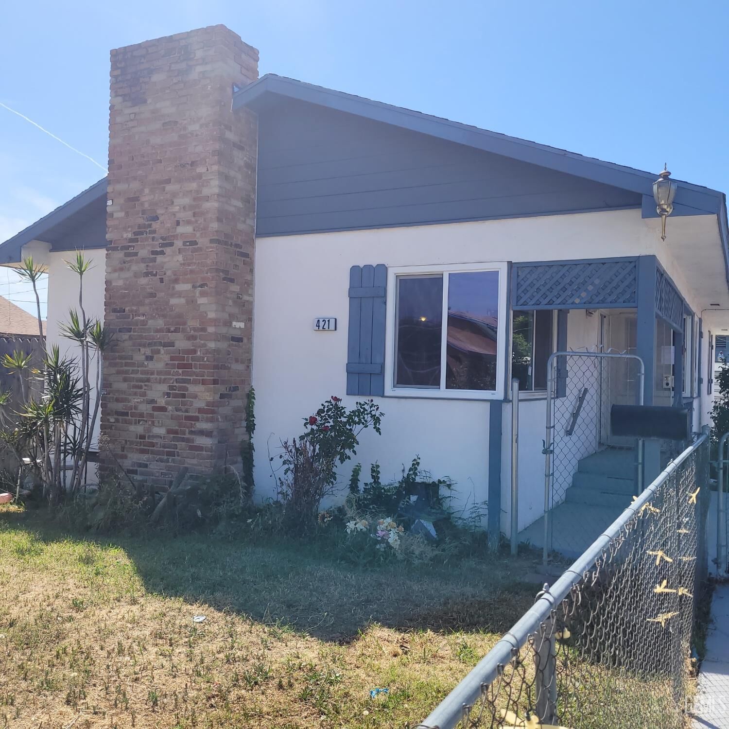 Property Photo:  421 Wilson Avenue  CA 93308 