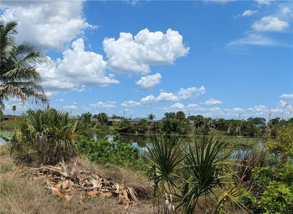Property Photo: 1226 NE 40th St FL 33909