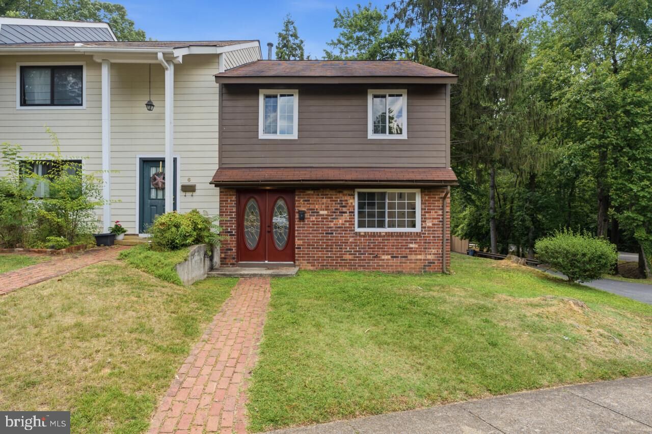 Property Photo: 5 Woodlake Drive VA 22901