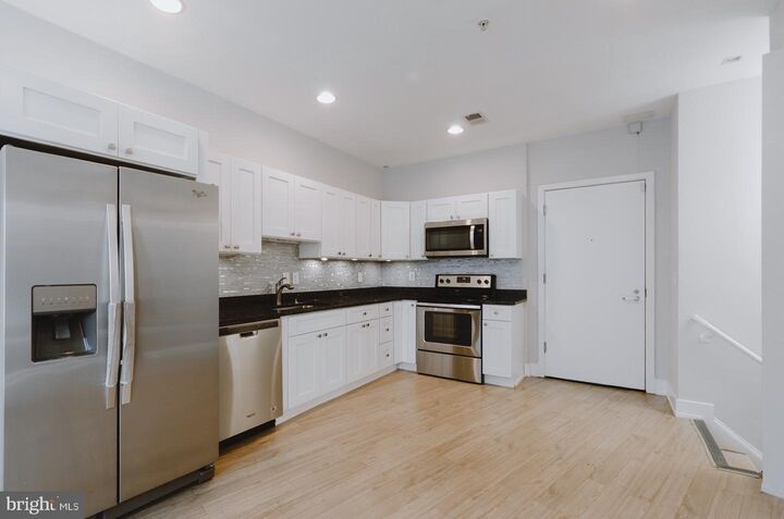 Property Photo:  1800 Wilson Boulevard 110  VA 22201 
