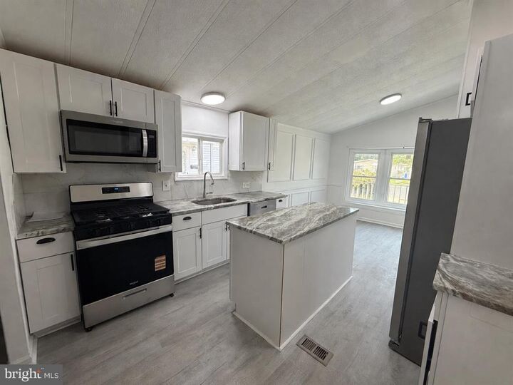 Property Photo:  817 E Main Street  NJ 08332 