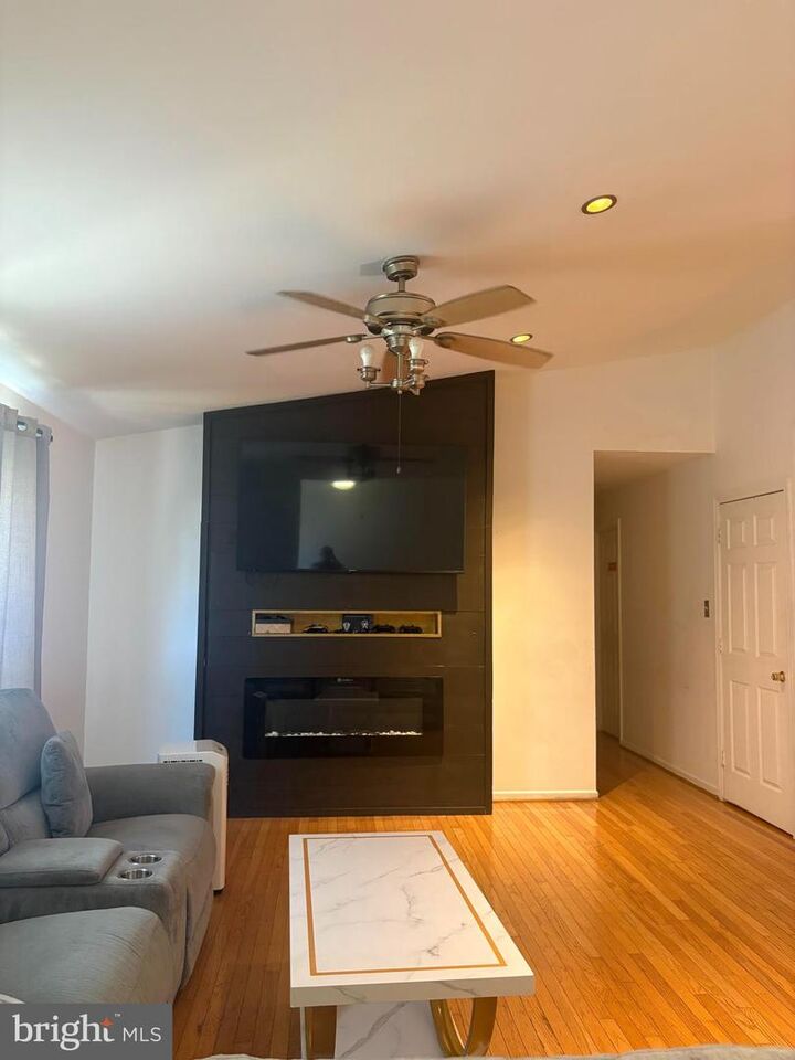 Property Photo: 6113 Pioneer Drive VA 22150