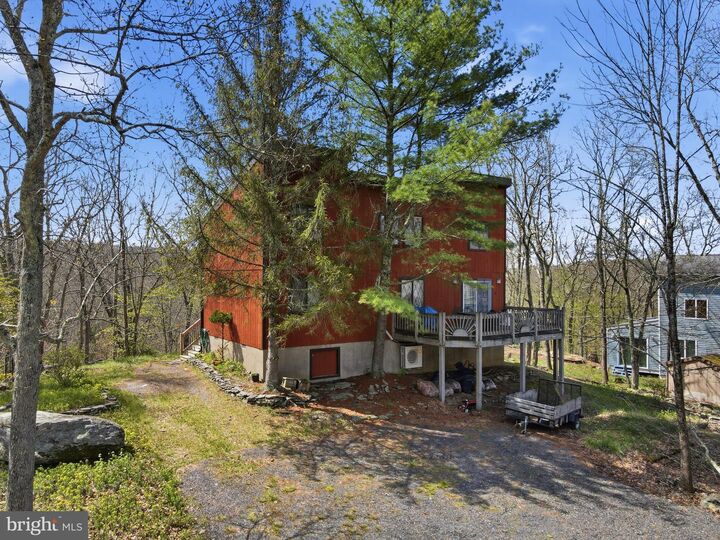 Property Photo:  138 Dover Drive  PA 18324 