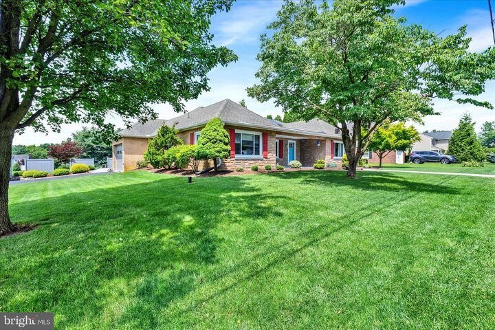 Property Photo: 10 Nolt Avenue PA 17584