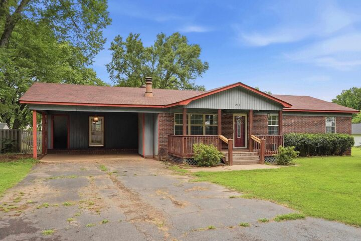 Property Photo: 211 Broadview Dr AR 71913