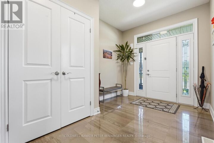 Property Photo:  308 Carriage Way North  ON N2K 0C2 