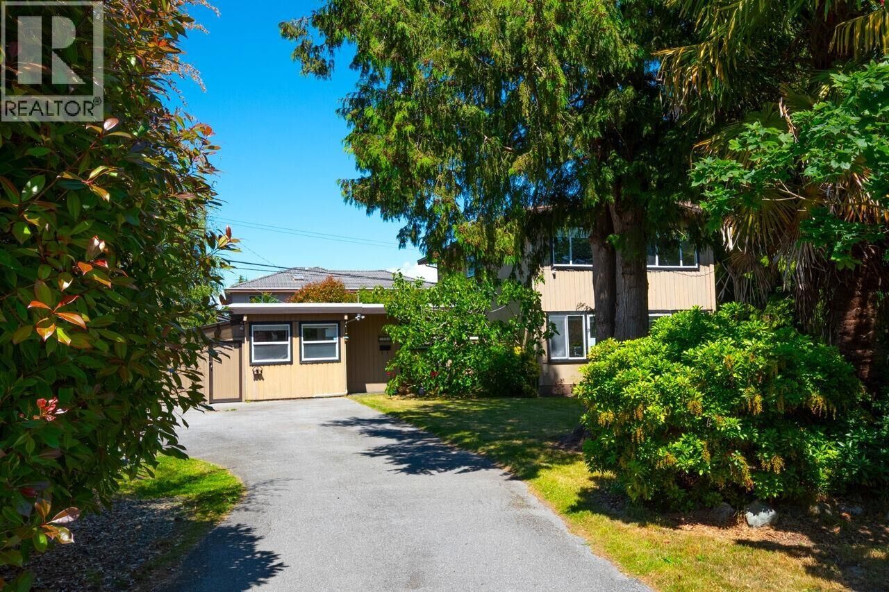 Property Photo: 3411 Wardmore Place BC V7C 1S6