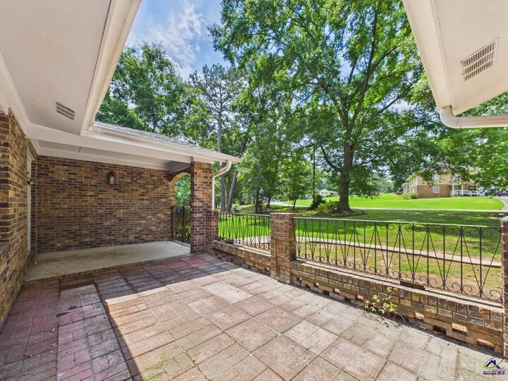 Property Photo: 3217 Lennox Drive GA 31204-1062