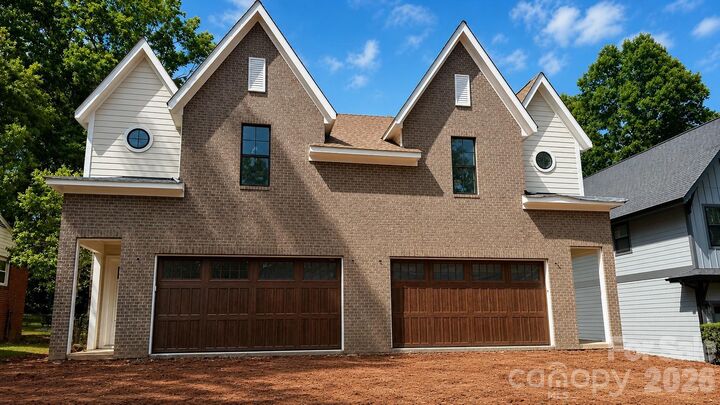Property Photo: 2621 Springway Drive NC 28205