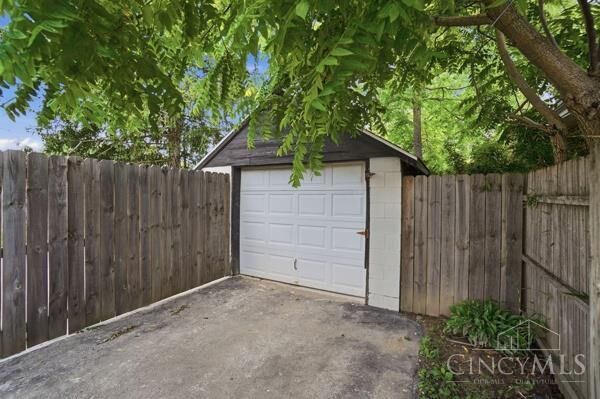 Property Photo: 29 E Ruby Avenue OH 45177