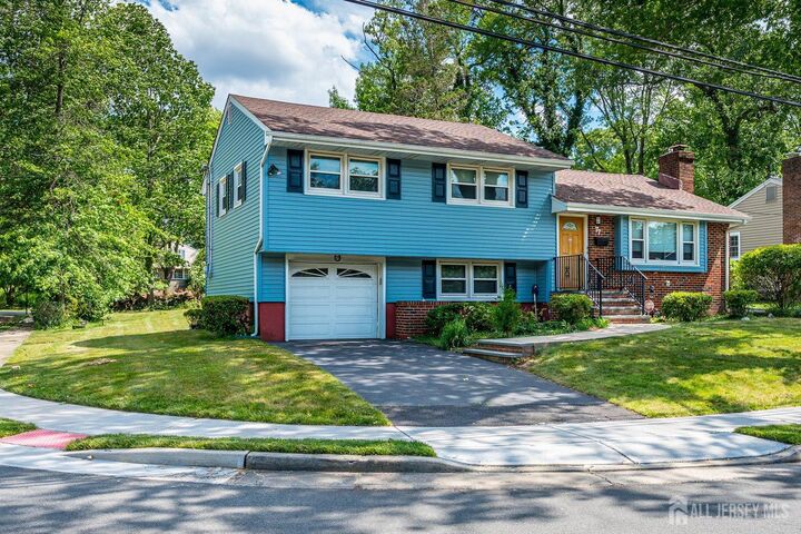 Property Photo:  77 Woodside Avenue  NJ 08840 