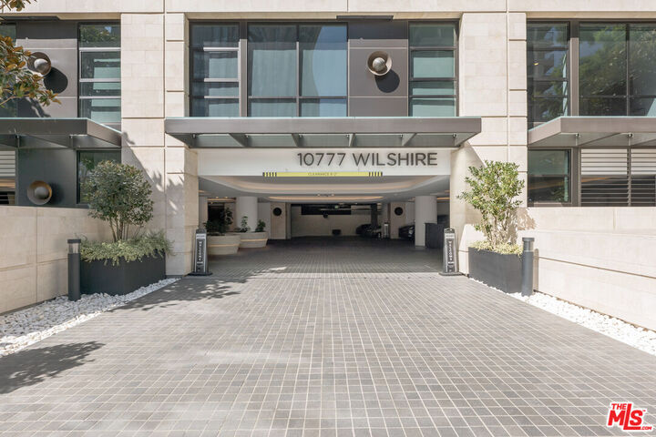 Property Photo:  10777 Wilshire Blvd  CA 90024 
