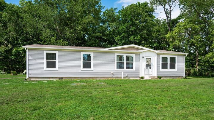 Property Photo: 400 N Vernon Avenue OH 43055