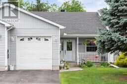 Property Photo: 120 Beckwith Street East 2 ON K7H 1E1