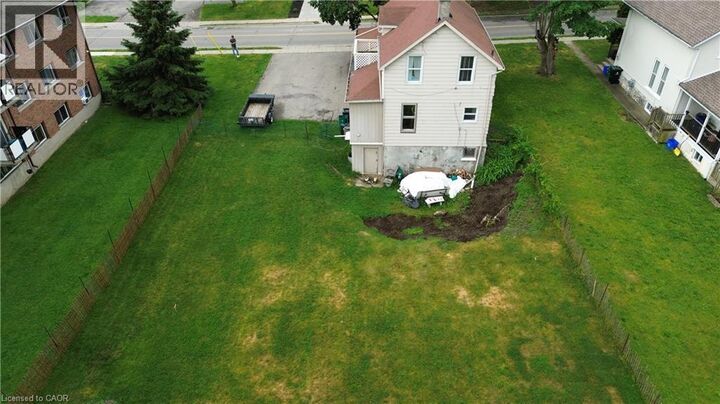 Property Photo:  841 Duke Street  ON N3H 3T8 
