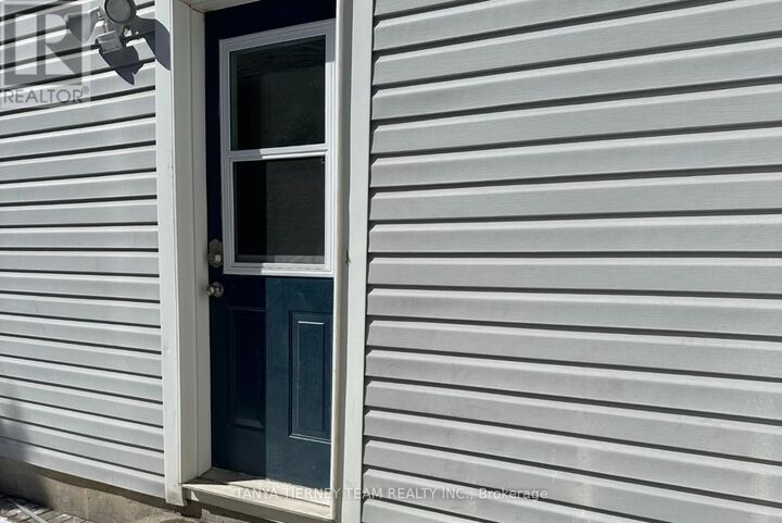 Property Photo: 373 Carnwith Drive East ON L1M 2M1