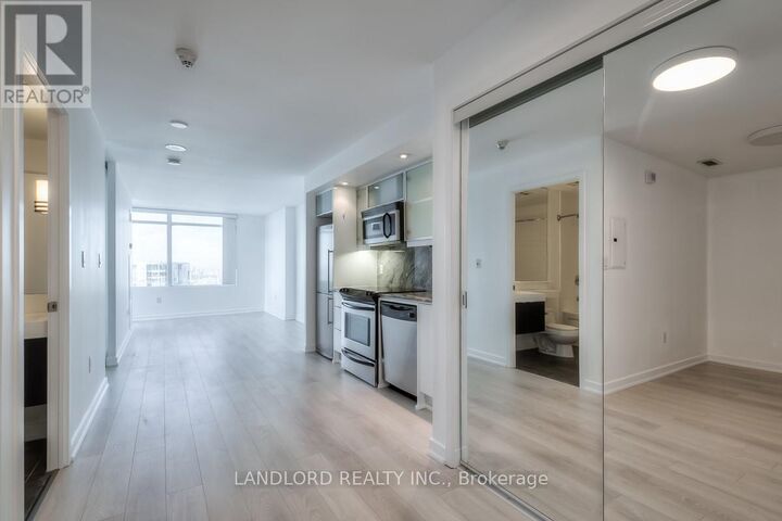 Property Photo:  25 Telegram Mews 5308  ON M5V 3Z1 