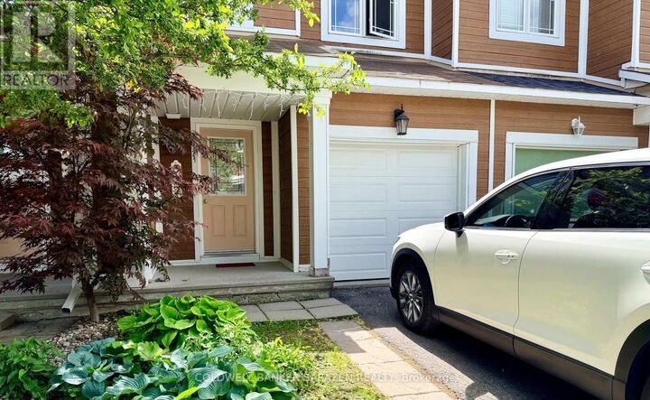 Property Photo: 322 Hillsboro Private ON K2M 3B2