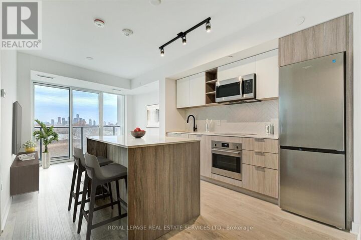 Property Photo: 36 Zorra Street 523 ON M8Z 4Z7