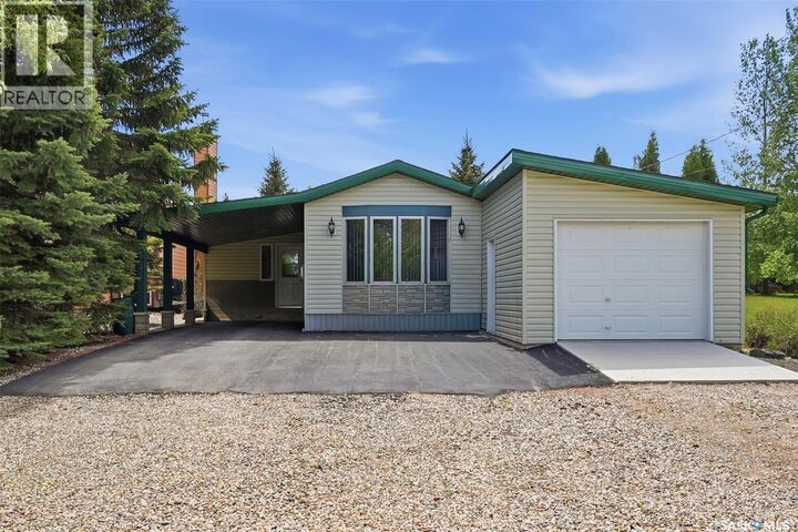 Property Photo: 313 Cumming Avenue SK S0K 4T1
