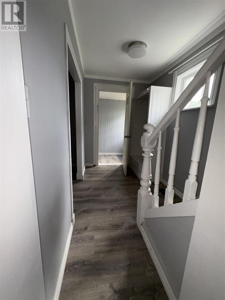 Property Photo:  122 Grosvenor Ave  ON P6B 2M1 