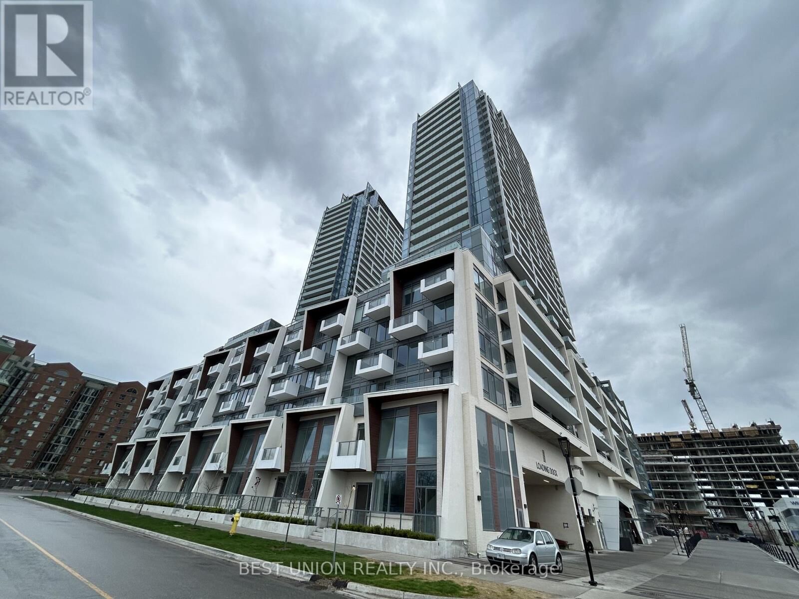Property Photo: 8 Olympic Garden Drive S2801 ON M2M 0B9