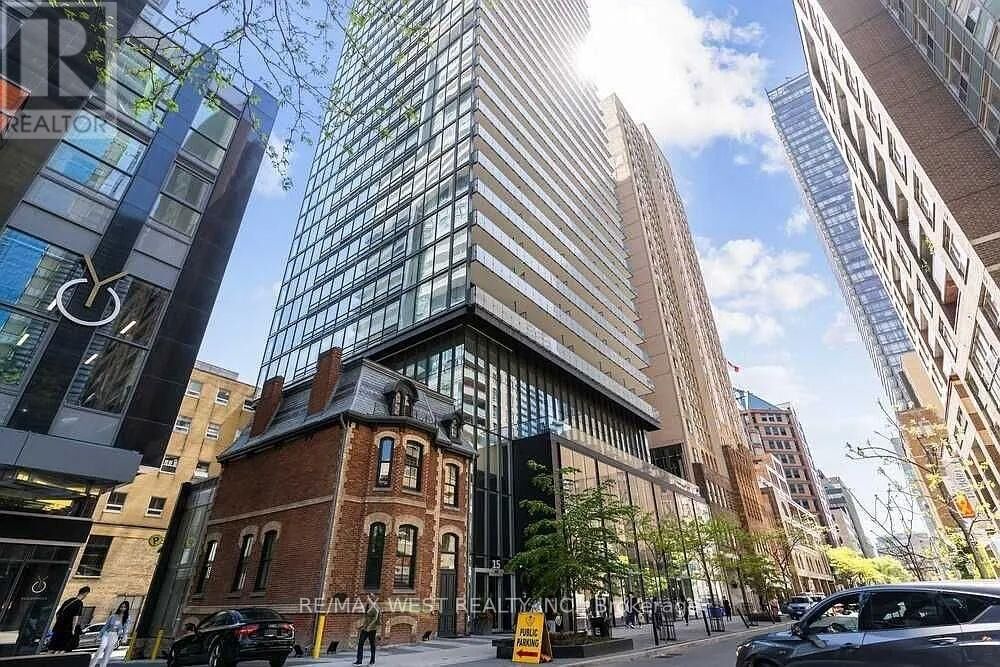 Property Photo:  15 Grenville Street 709  ON M4Y 0B9 