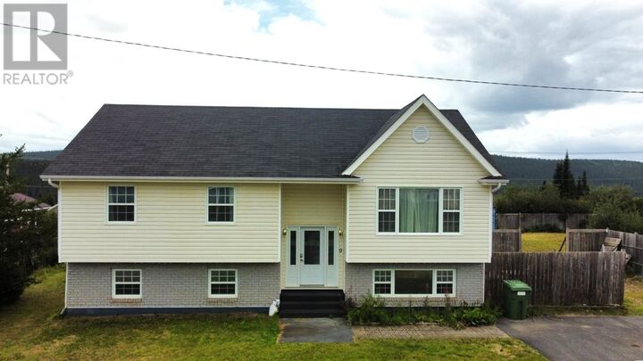 9 Winter Avenue — photo 1