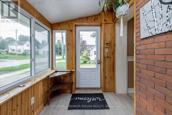 Property Photo:  116 Main Street West  ON N0C 1H0 