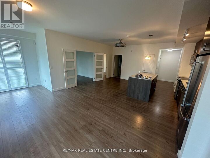 Property Photo:  150 Sabina Drive 107  ON L6H 0W3 
