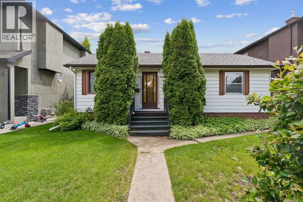 Property Photo:  409 29 Avenue Northwest  AB T2M 2M4 