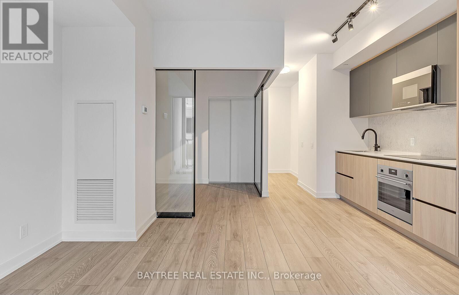 Property Photo:  108 Peter Street 2703  ON M5V 2G7 
