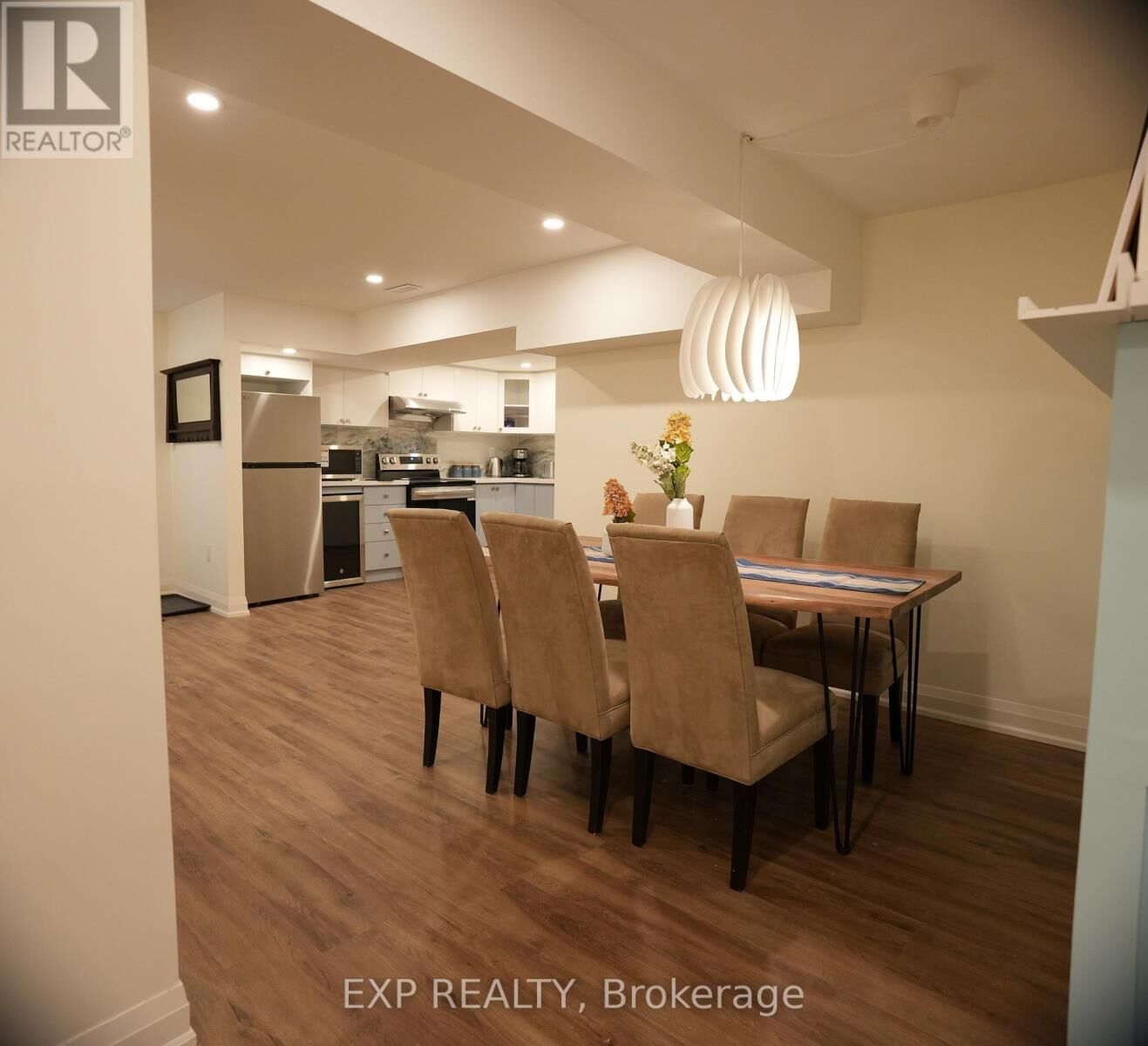Property Photo:  1167 Bancroft Drive Bsmt  ON L5V 1B6 