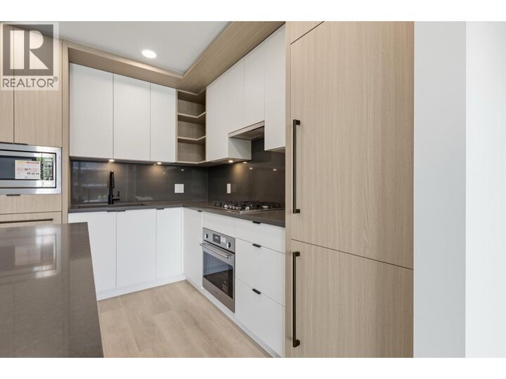 Property Photo:  2268 East Broadway 404  BC V5N 0L2 