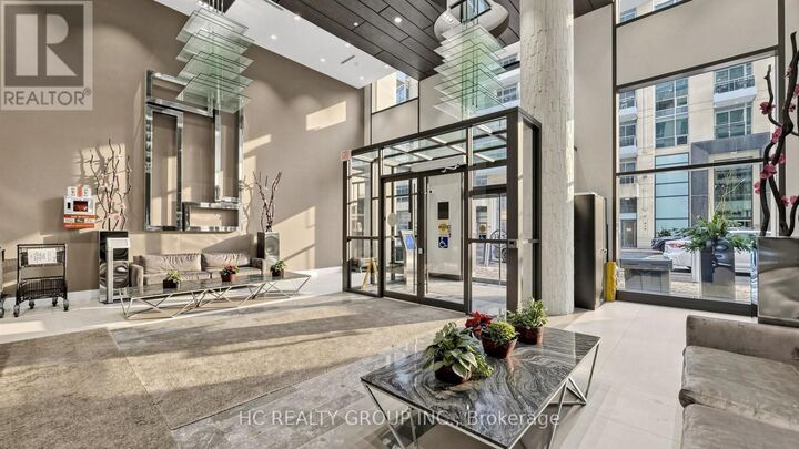 Property Photo:  9205 Yonge Street 907  ON L4C 1V5 