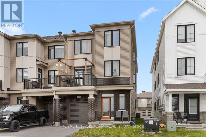 Property Photo:  209 Hibernian Walk  ON K2V 0R6 