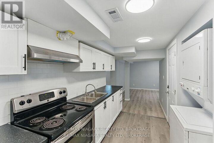 Property Photo:  290 Scholfield Avenue South Lower  ON L3B 1N8 