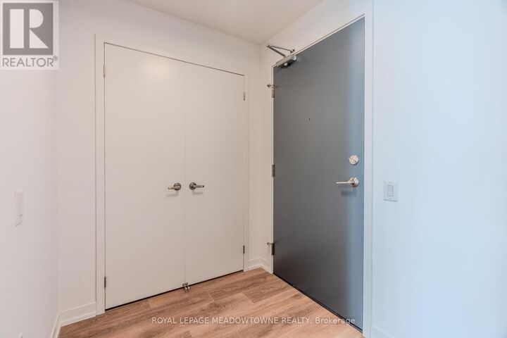 Property Photo: 2485 Eglinton Avenue West 913 ON L5M 2T1