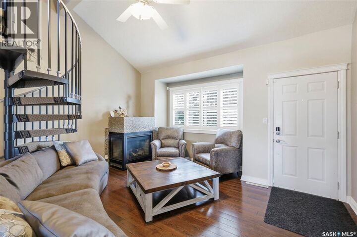 Property Photo:  816 Empress Street  SK S7K 0Y4 