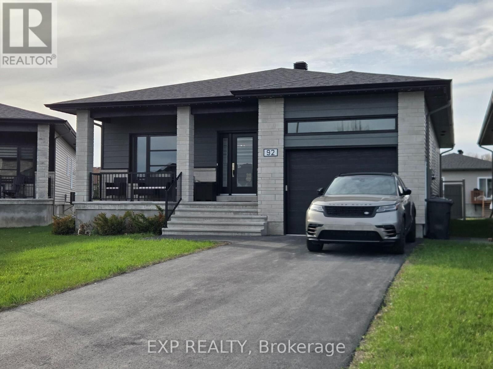 Property Photo: 92 Chateauguay Street ON K0A 1W0