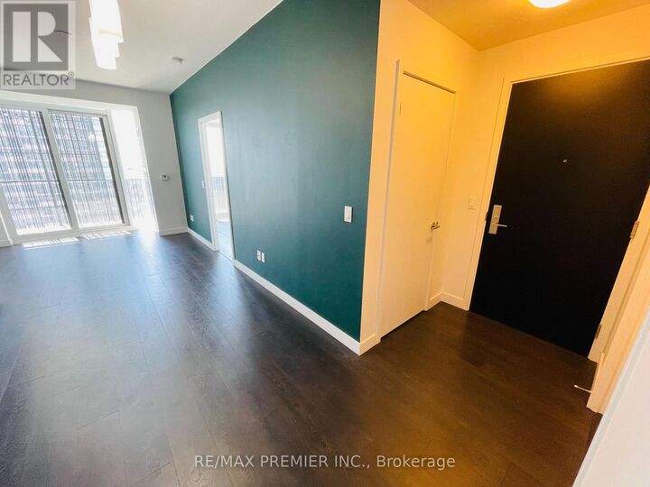 Property Photo:  8 Eglinton Avenue East 4301  ON M4P 0C1 