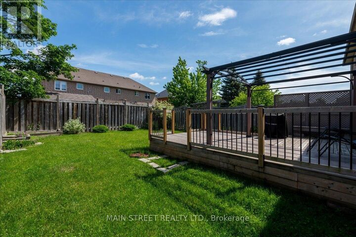 Property Photo: 128 Tunbridge Road ON L4M 6S2