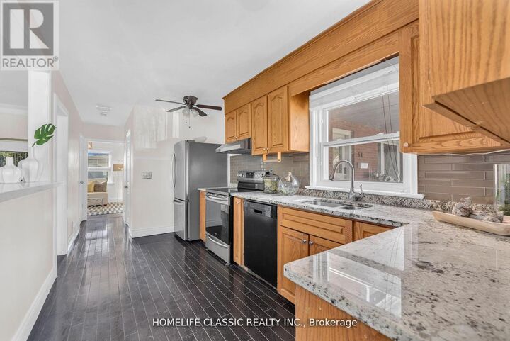 Property Photo: 54 South Woodrow Boulevard ON M1N 3L6