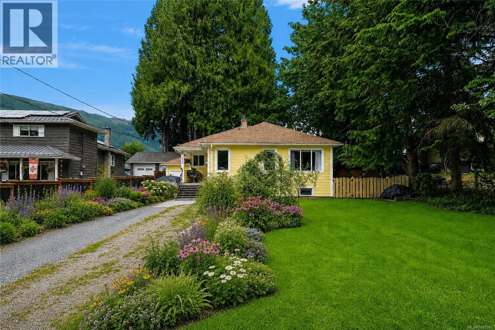 Property Photo: 15 King George Street South BC V0R 2G0