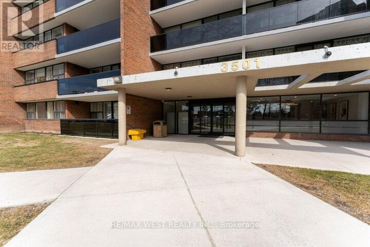 Property Photo: 3501 Glen Erin Drive 1001 ON L5L 2E9