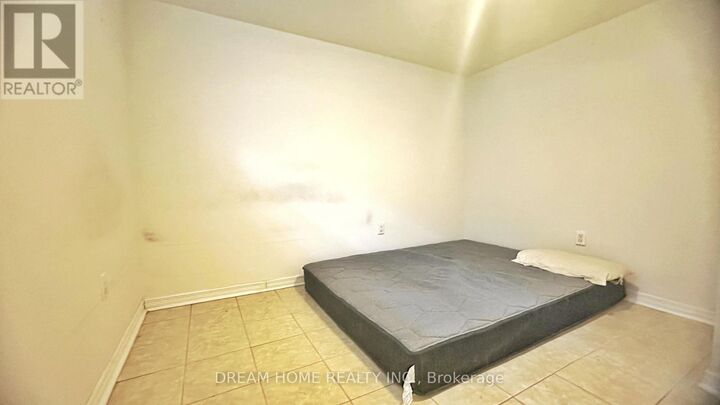 Property Photo:  83 Cornwallis Drive Bm Unit#B  ON M1P 1H6 