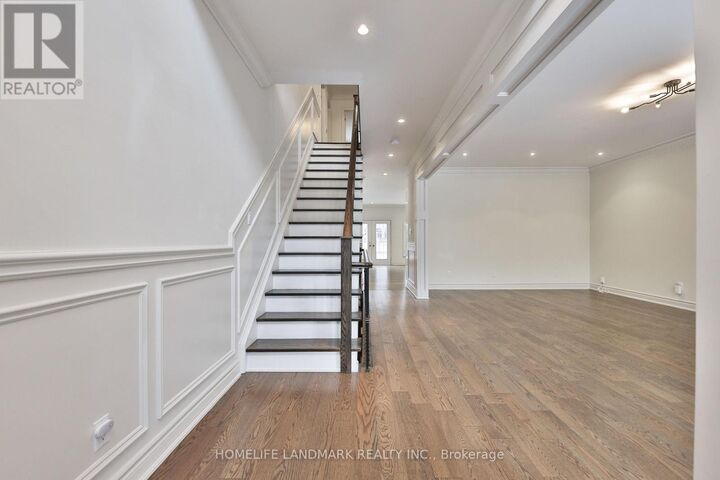 Property Photo:  112 Kingsway Crescent  ON M8X 2R9 