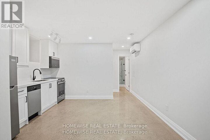 Property Photo: 2563 Dundas Street West 5 ON M6P 1X6